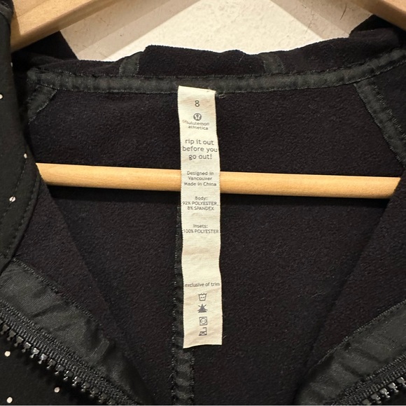 Lululemon Après Yoga Black & White Polkadot Rain Jacket - Picture 3 of 7